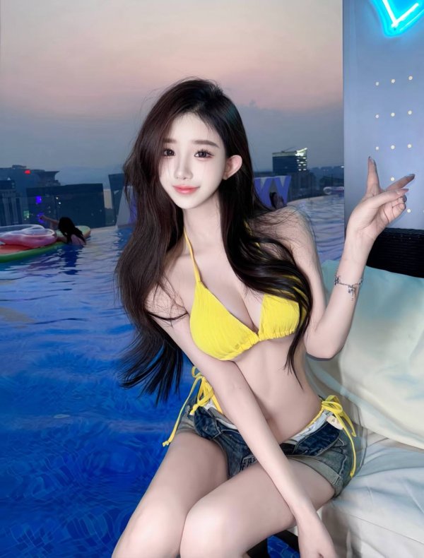 Model photo 1